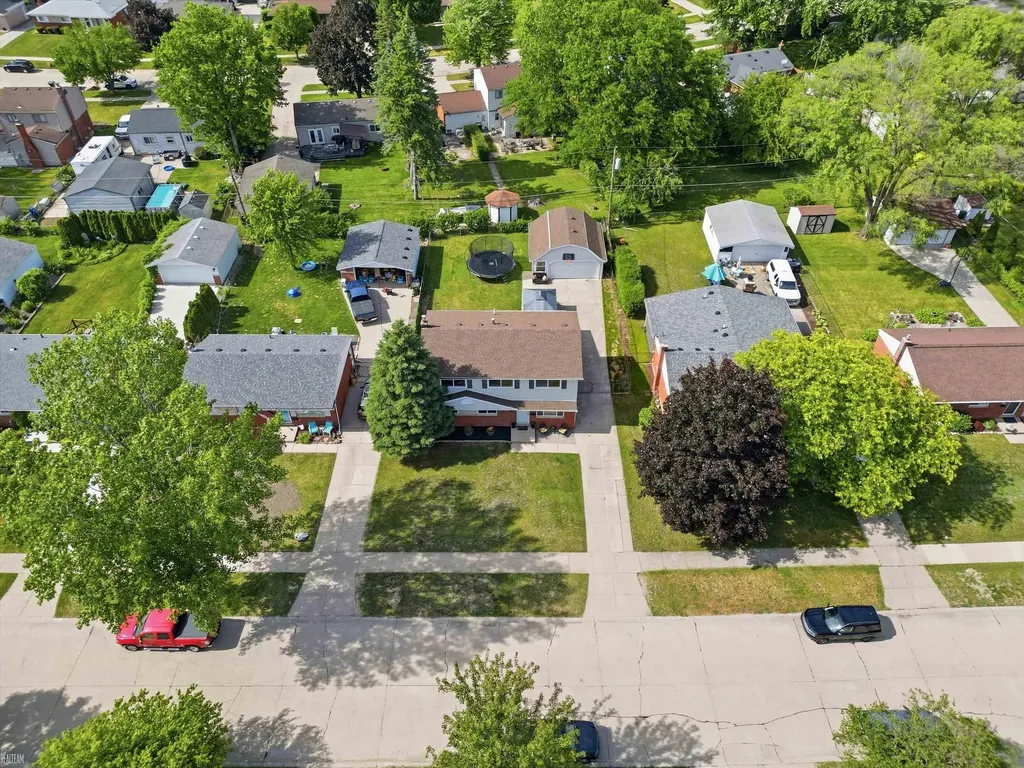 8835 Royce Drive Sterling Heights City MI 48313