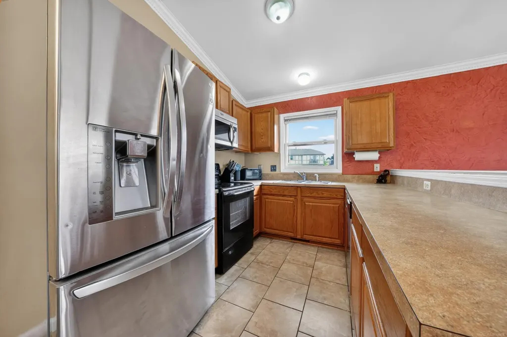 41933 King Edward Court Clinton Charter Township MI 48038