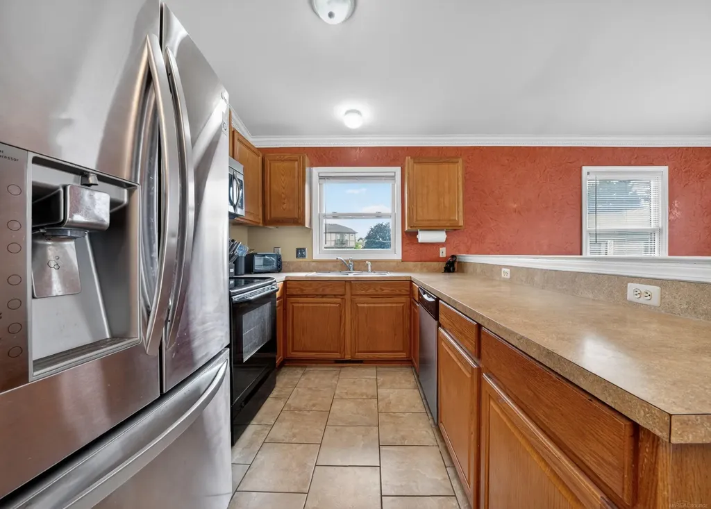41933 King Edward Court Clinton Charter Township MI 48038