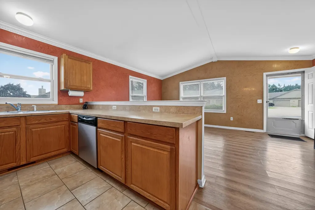 41933 King Edward Court Clinton Charter Township MI 48038