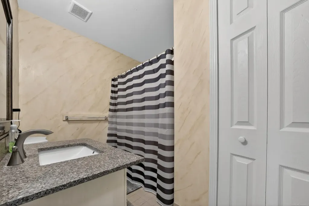 41933 King Edward Court Clinton Charter Township MI 48038