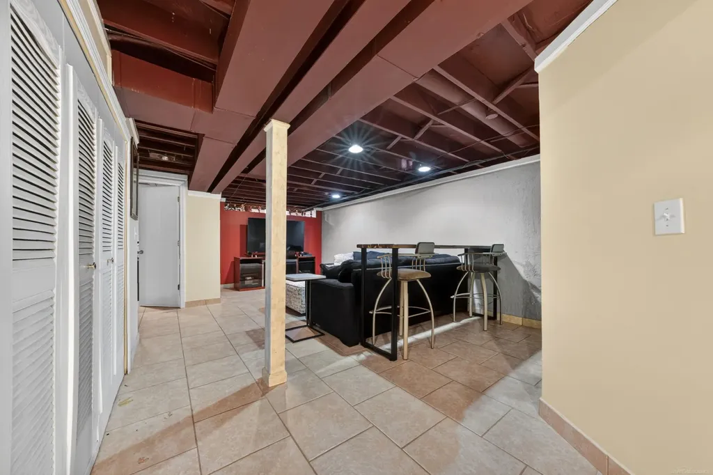 41933 King Edward Court Clinton Charter Township MI 48038