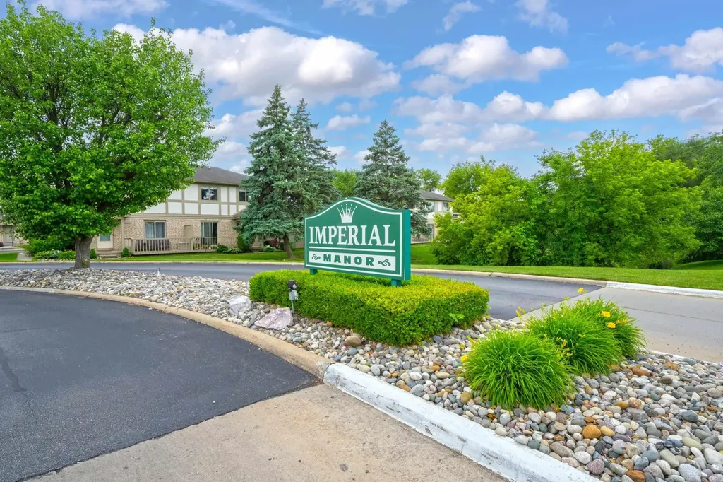 41933 King Edward Court Clinton Charter Township MI 48038