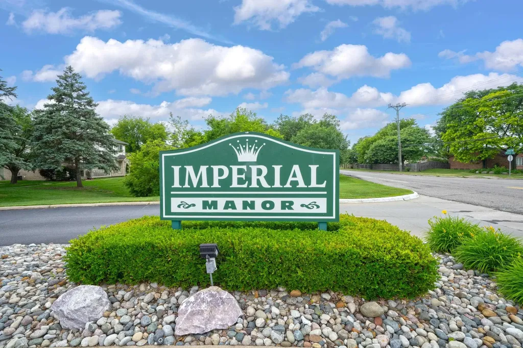 41933 King Edward Court Clinton Charter Township MI 48038