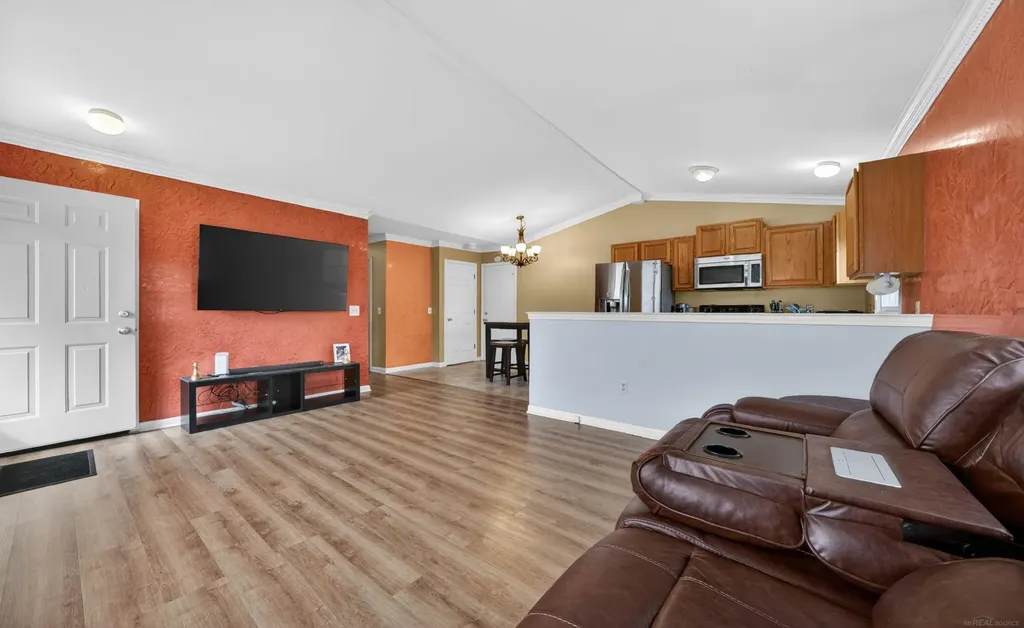 41933 King Edward Court Clinton Charter Township MI 48038