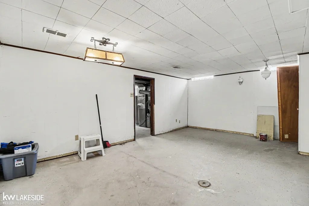 33128 Richard O Drive Sterling Heights City MI 48310