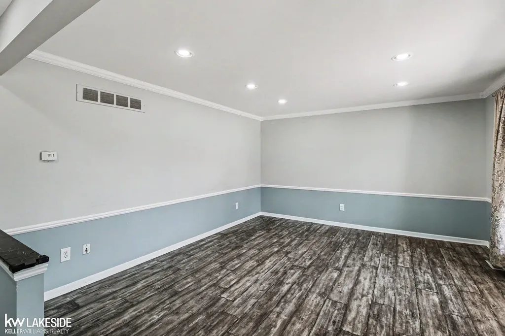 33128 Richard O Drive Sterling Heights City MI 48310
