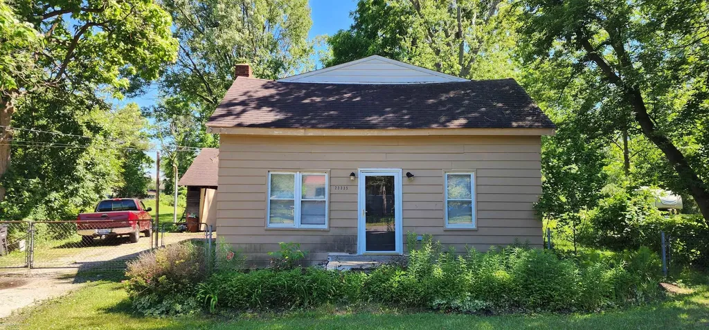 23335 Koths Street Taylor City MI 48180