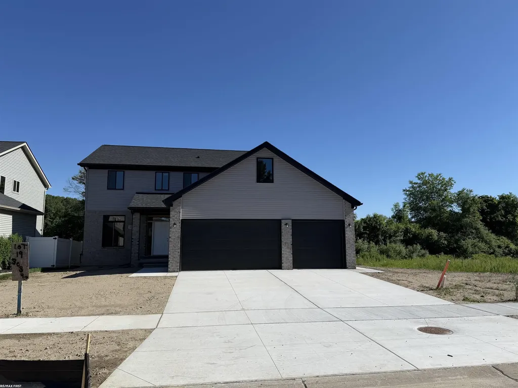 30343 Weathervane Woods Drive New Haven Village MI 48048