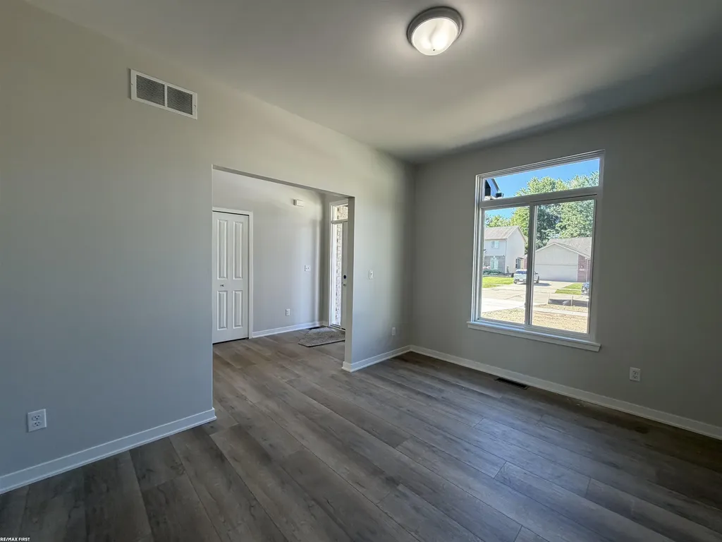 30343 Weathervane Woods Drive New Haven Village MI 48048