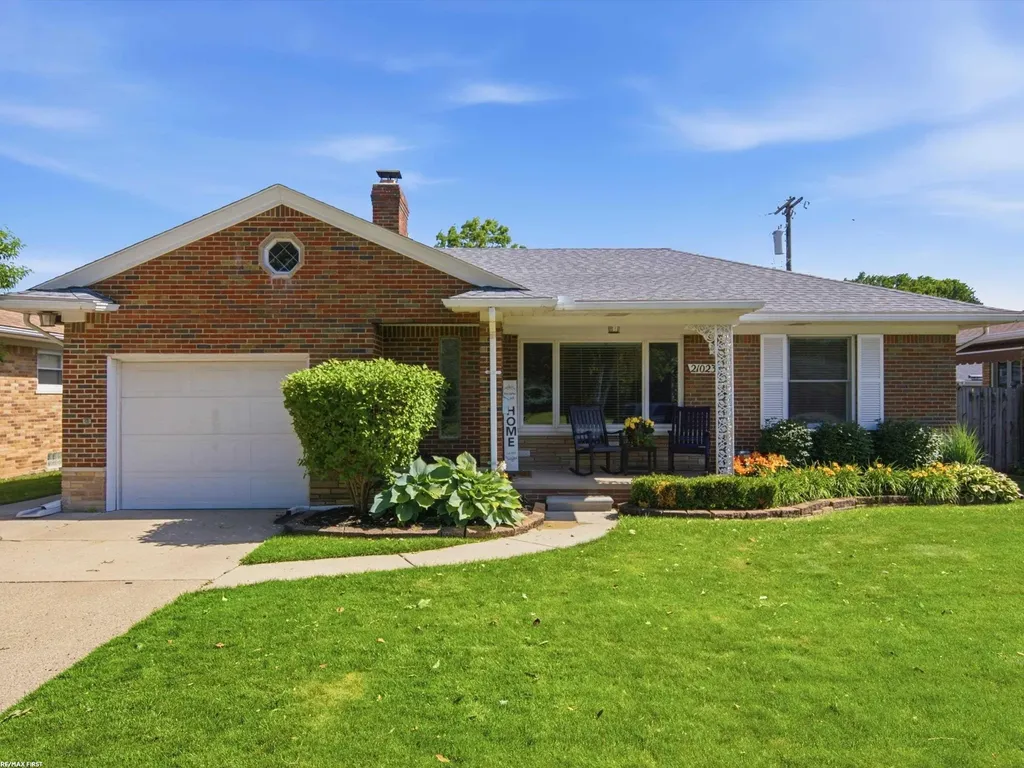 21023 Thiele Street St. Clair Shores City MI 48081