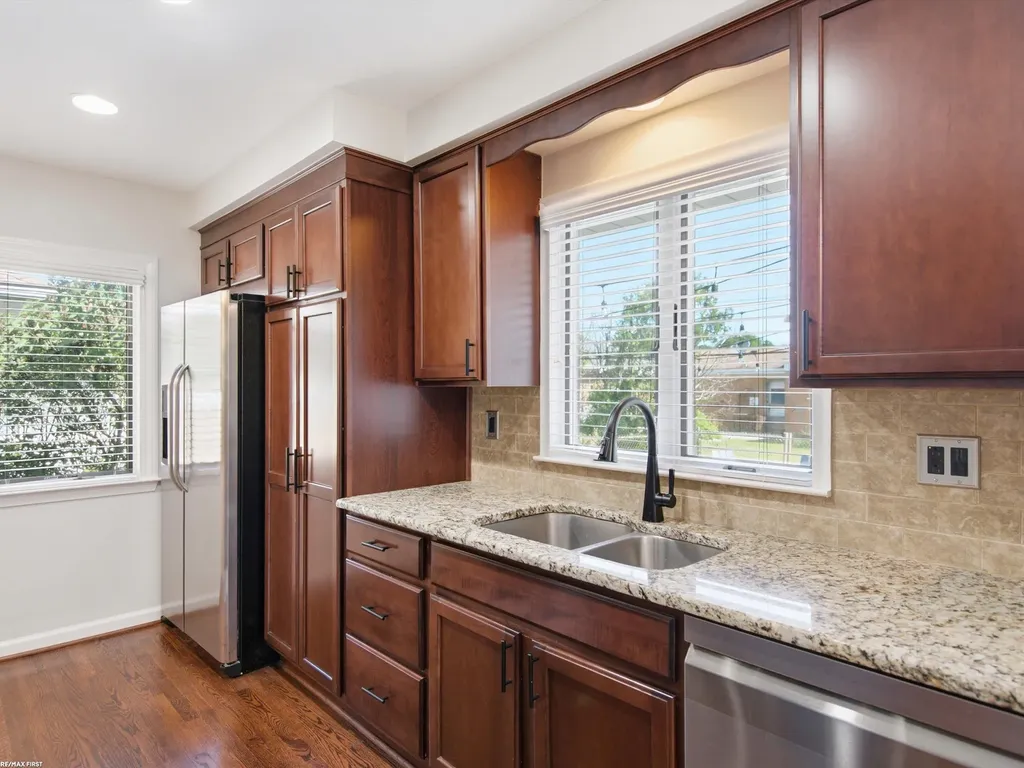 21023 Thiele Street St. Clair Shores City MI 48081
