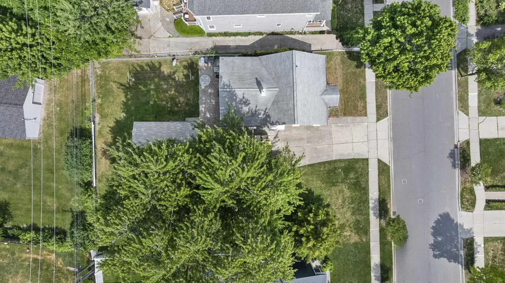 1469 Holland Street Birmingham City MI 48009