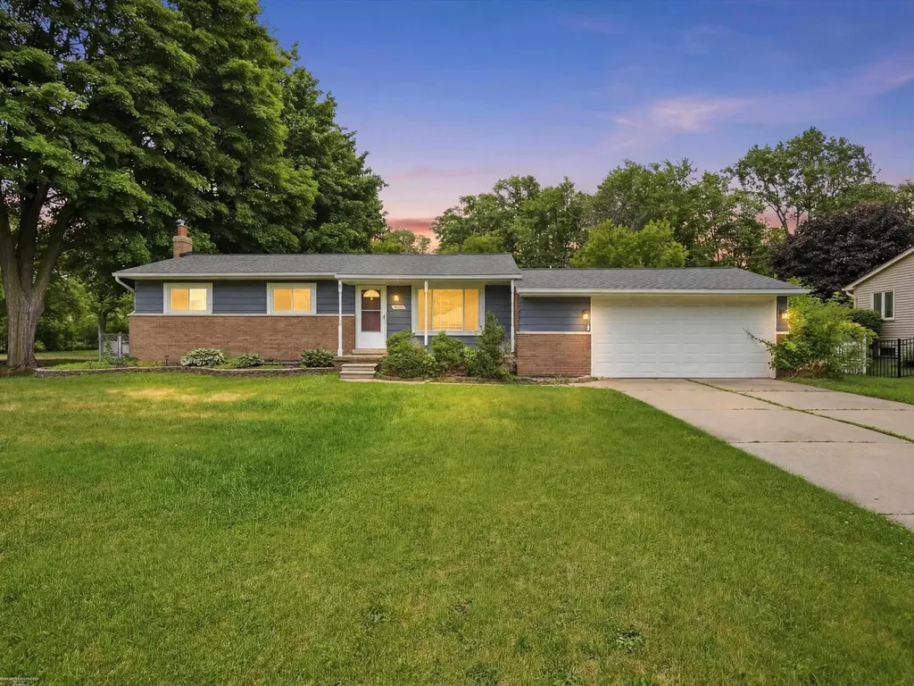 38450 Elmite Street Harrison Charter Township MI 48045