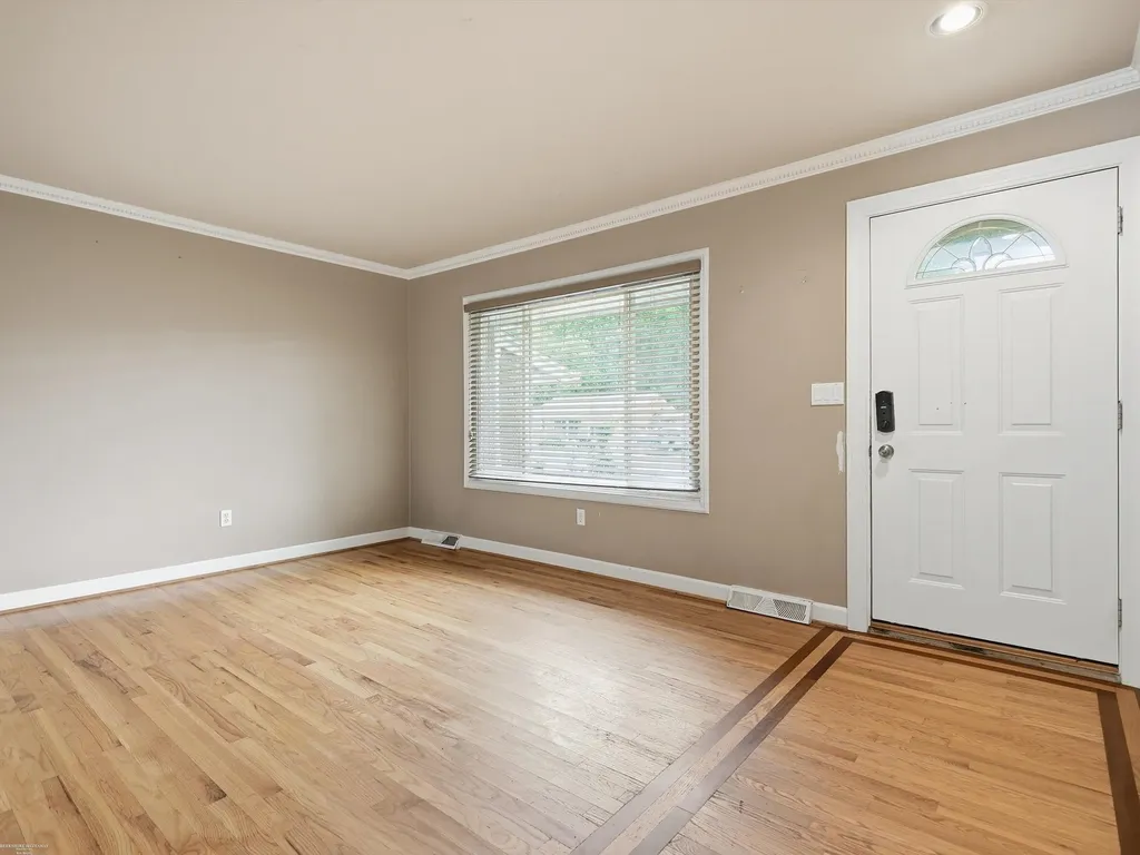 38450 Elmite Street Harrison Charter Township MI 48045