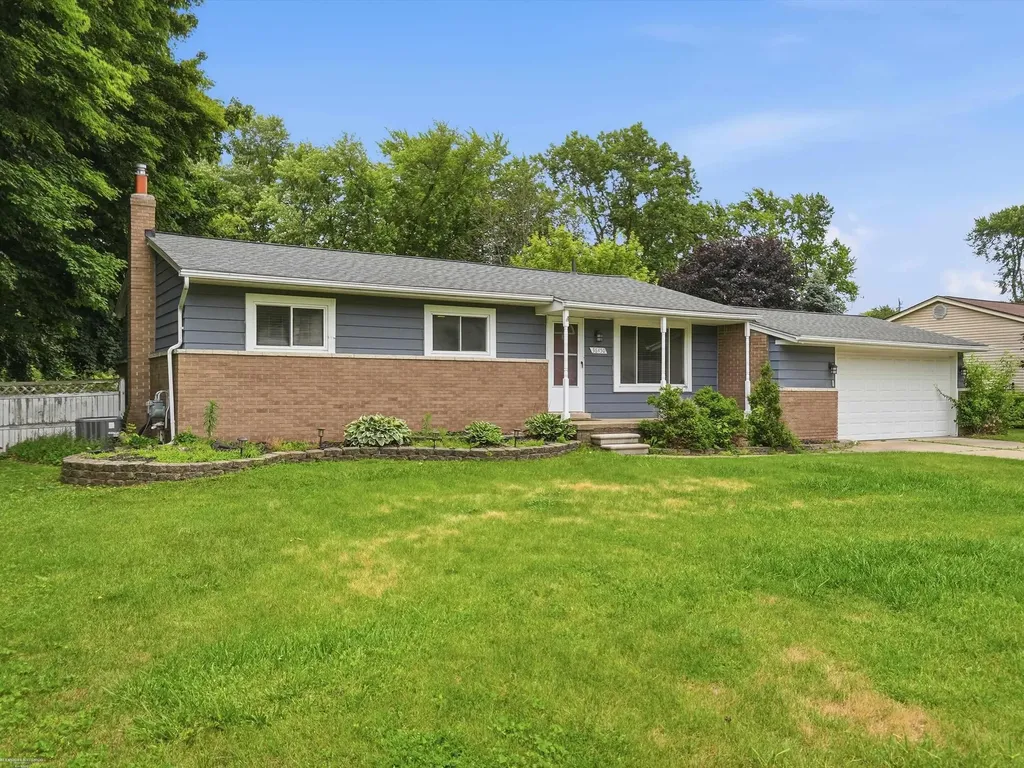 38450 Elmite Street Harrison Charter Township MI 48045