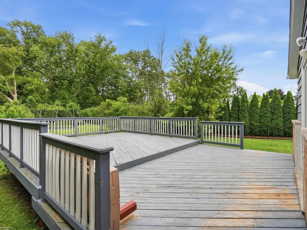 38450 Elmite Street Harrison Charter Township MI 48045