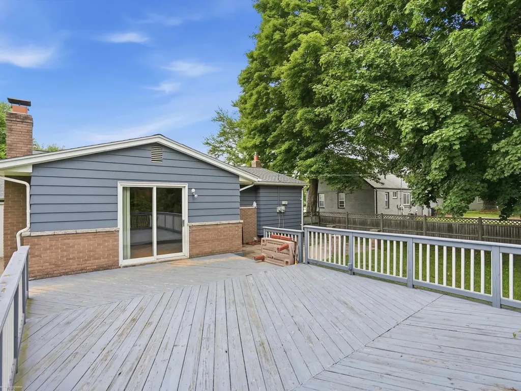 38450 Elmite Street Harrison Charter Township MI 48045