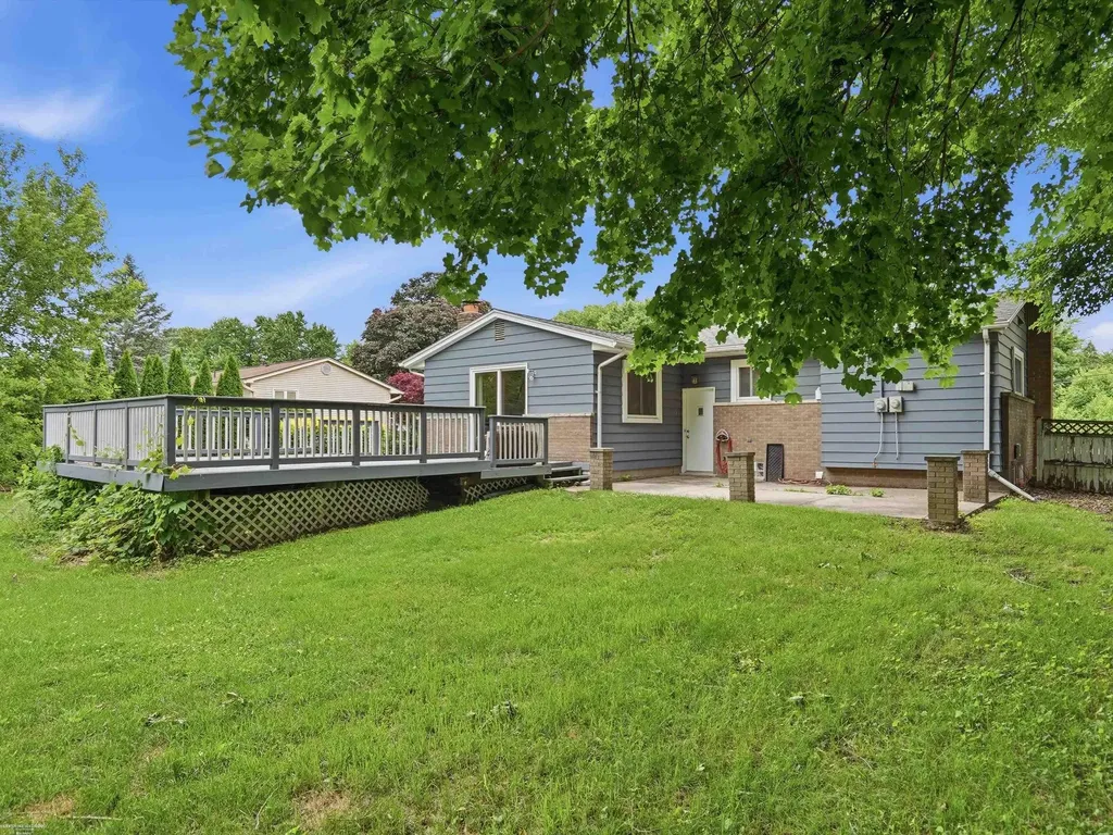 38450 Elmite Street Harrison Charter Township MI 48045