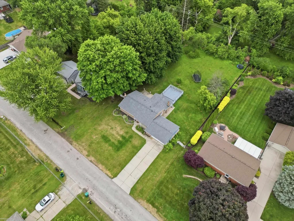 38450 Elmite Street Harrison Charter Township MI 48045