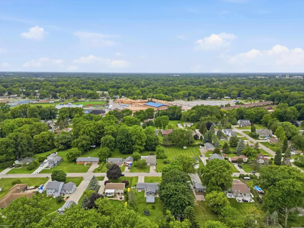38450 Elmite Street Harrison Charter Township MI 48045