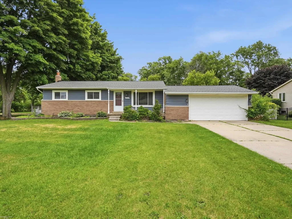 38450 Elmite Street Harrison Charter Township MI 48045