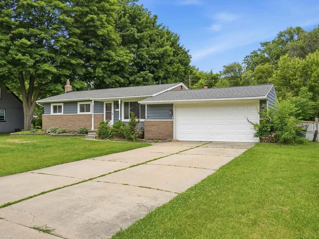 38450 Elmite Street Harrison Charter Township MI 48045