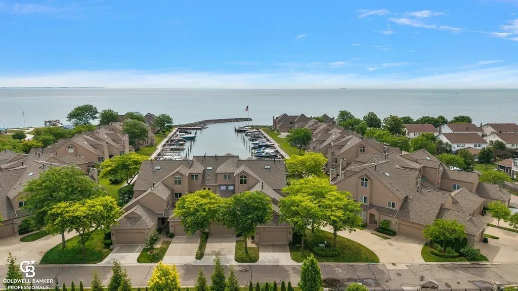 26031 N Harbour Pointe Dr N Drive Harrison Charter Township MI 48045