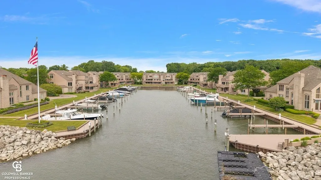 26031 N Harbour Pointe Dr N Drive Harrison Charter Township MI 48045