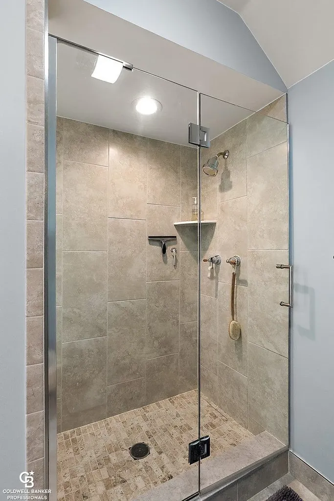 26031 N Harbour Pointe Dr N Drive Harrison Charter Township MI 48045