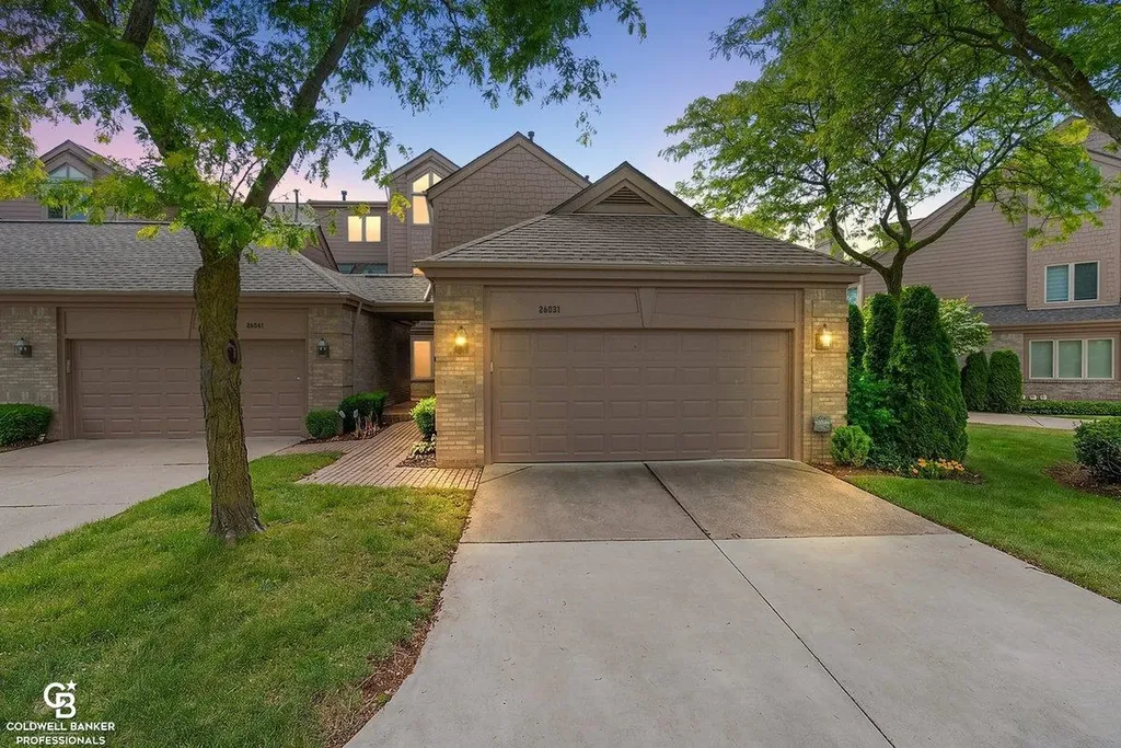 26031 N Harbour Pointe Dr N Drive Harrison Charter Township MI 48045