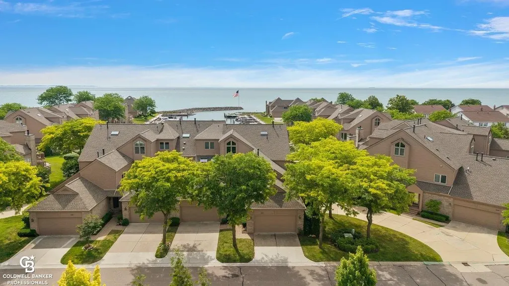 26031 N Harbour Pointe Dr N Drive Harrison Charter Township MI 48045
