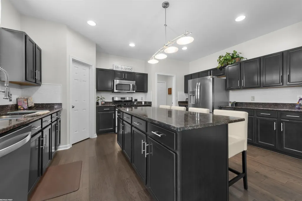 55590 Irvin Drive Shelby Charter Township MI 48316