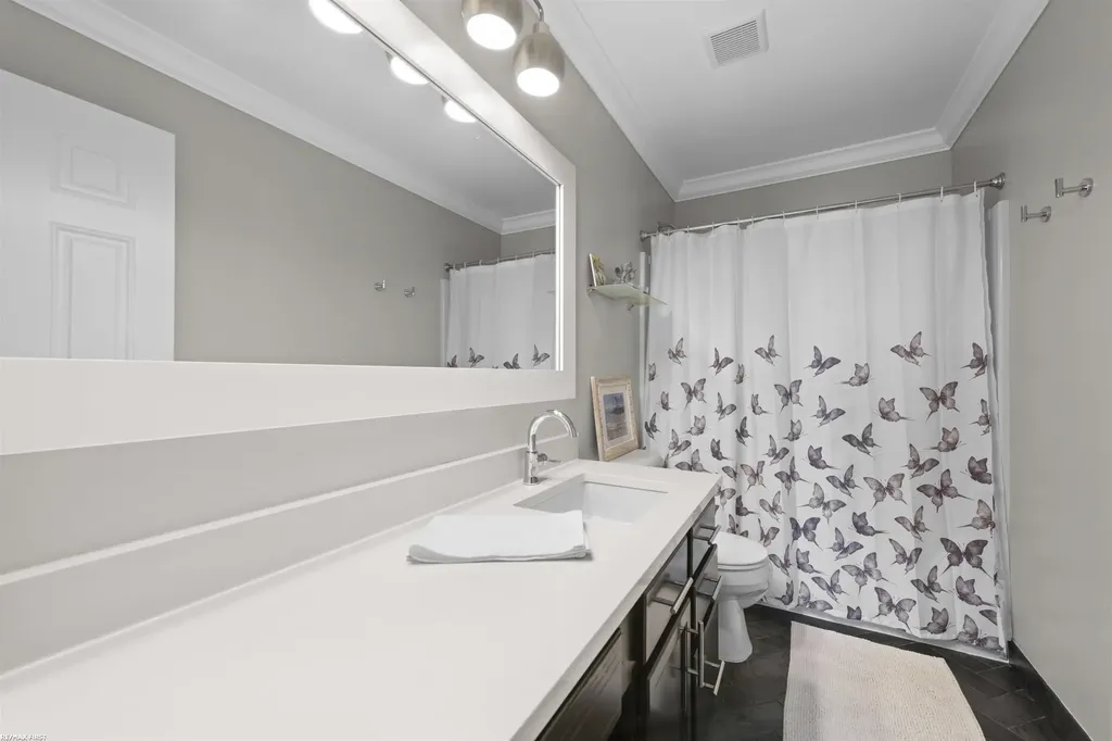 55590 Irvin Drive Shelby Charter Township MI 48316