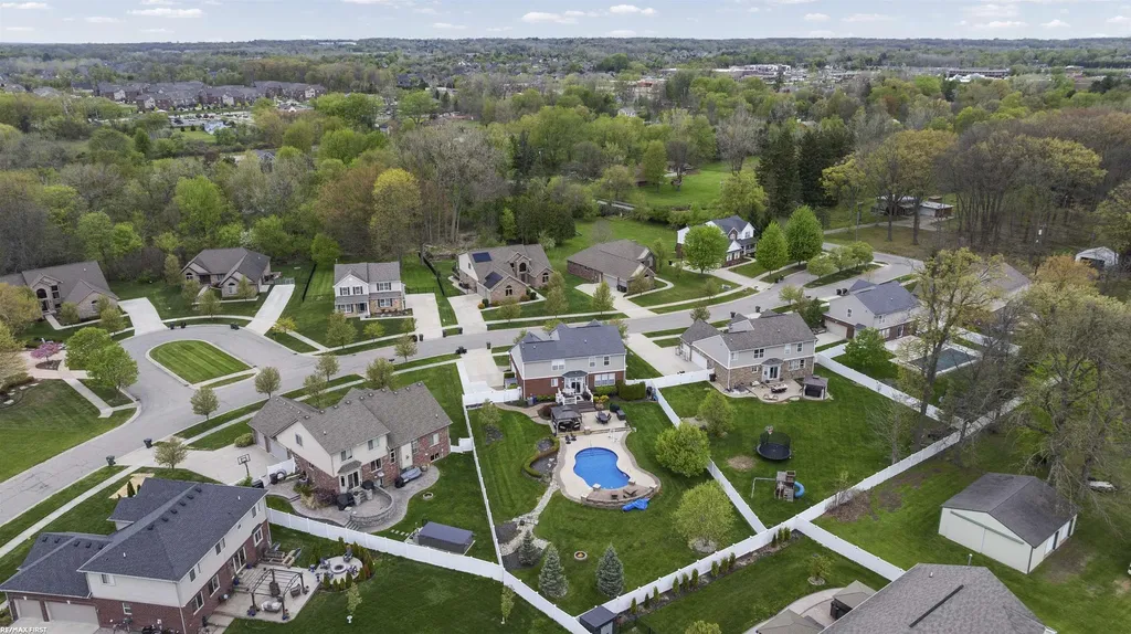 55590 Irvin Drive Shelby Charter Township MI 48316