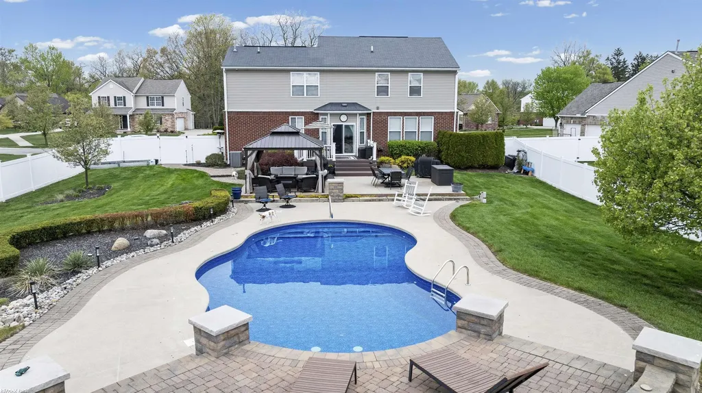 55590 Irvin Drive Shelby Charter Township MI 48316