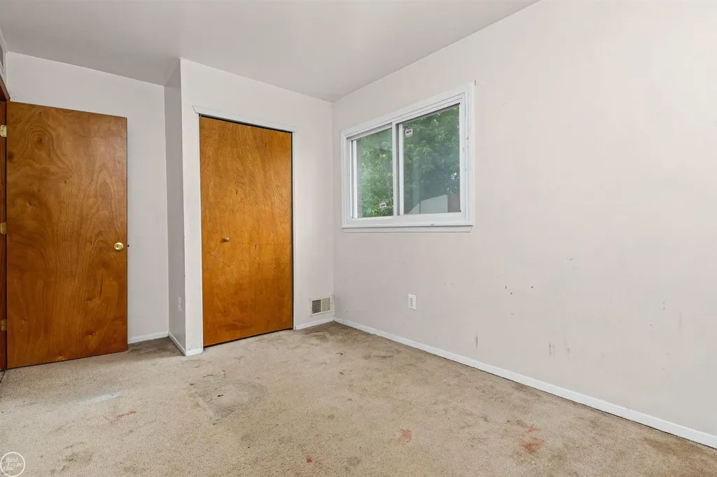 6793 Prospect Avenue Warren City MI 48091