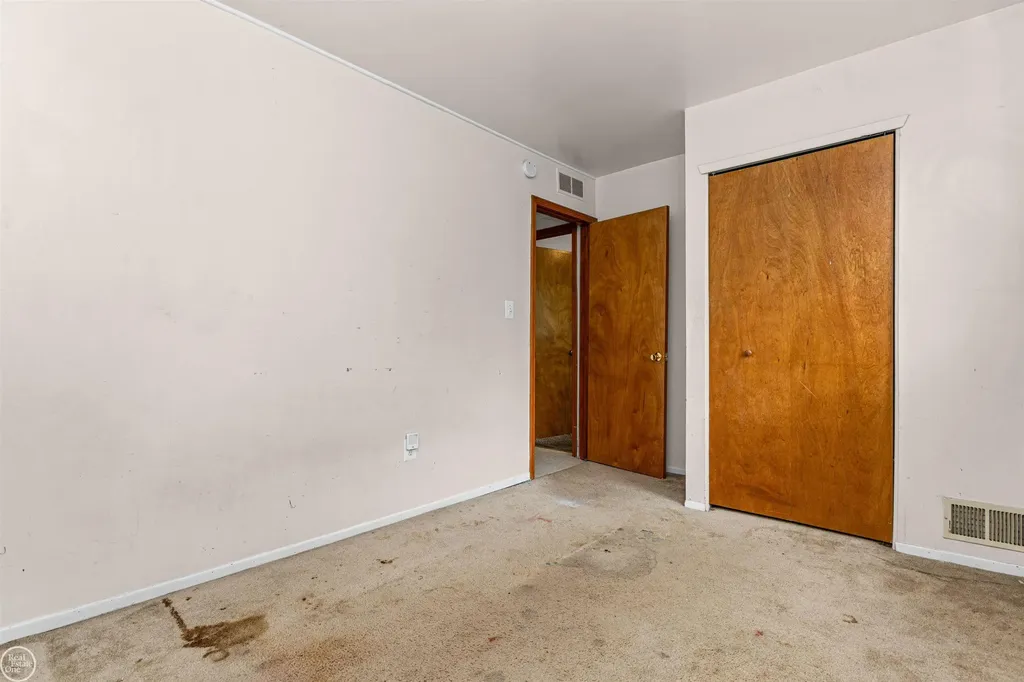 6793 Prospect Avenue Warren City MI 48091
