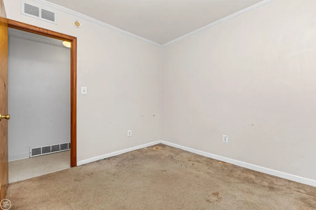 6793 Prospect Avenue Warren City MI 48091