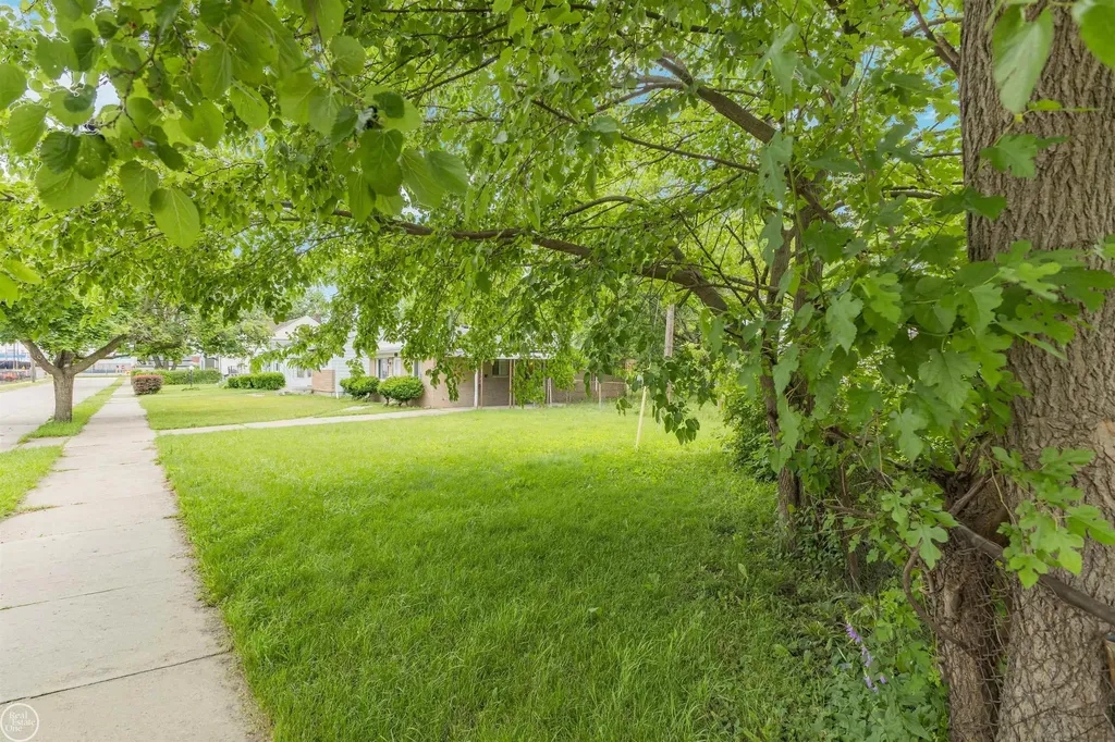 6793 Prospect Avenue Warren City MI 48091