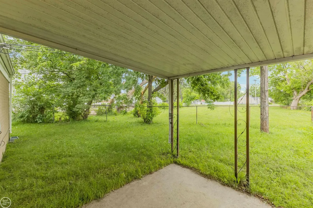 6793 Prospect Avenue Warren City MI 48091