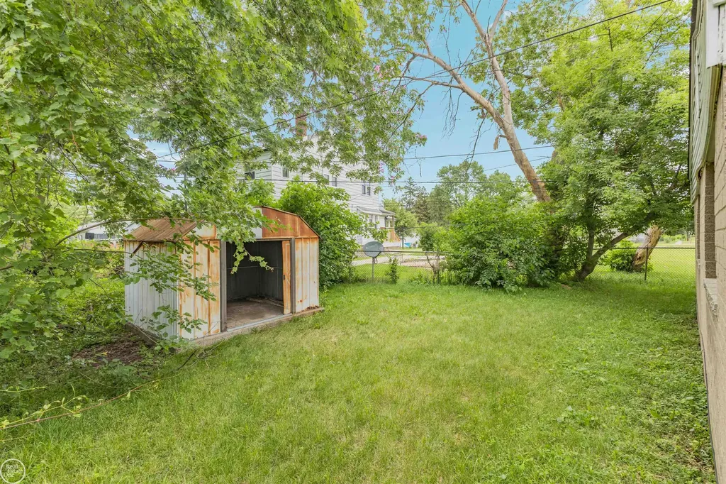 6793 Prospect Avenue Warren City MI 48091