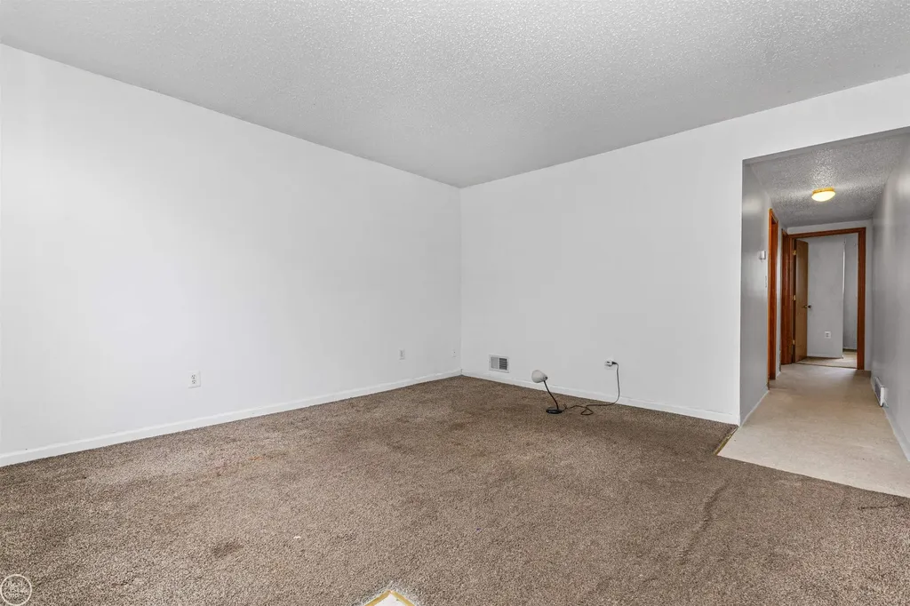 6793 Prospect Avenue Warren City MI 48091