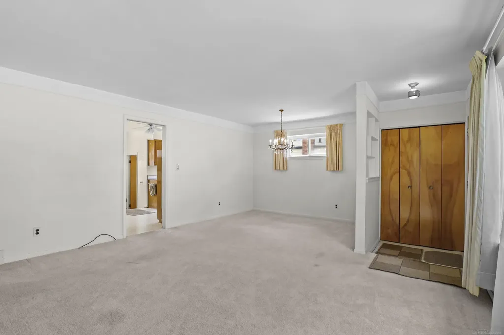 28450 Suburban Drive Warren City MI 48088