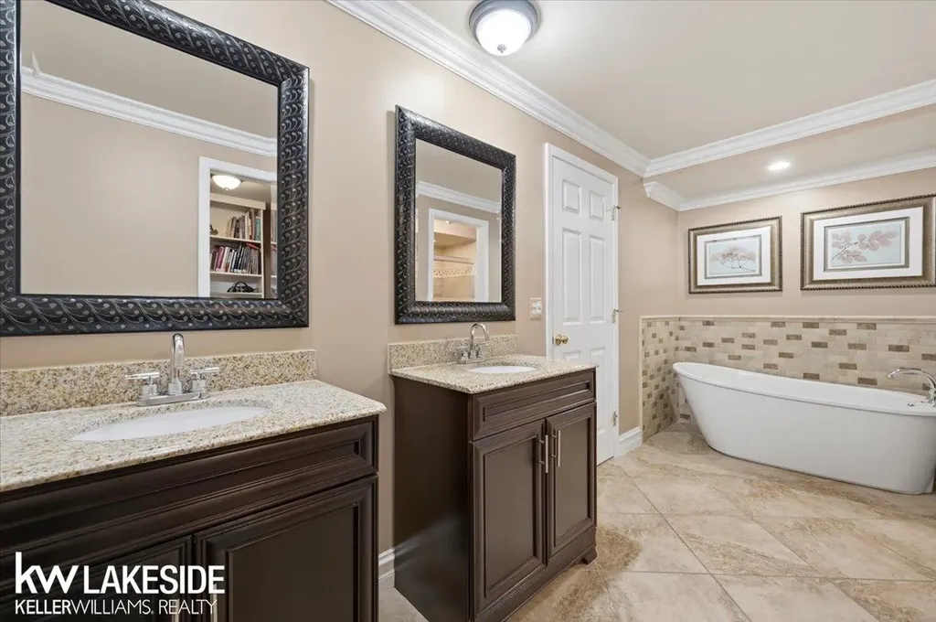 7277 Wellington Place Washington Township MI 48094