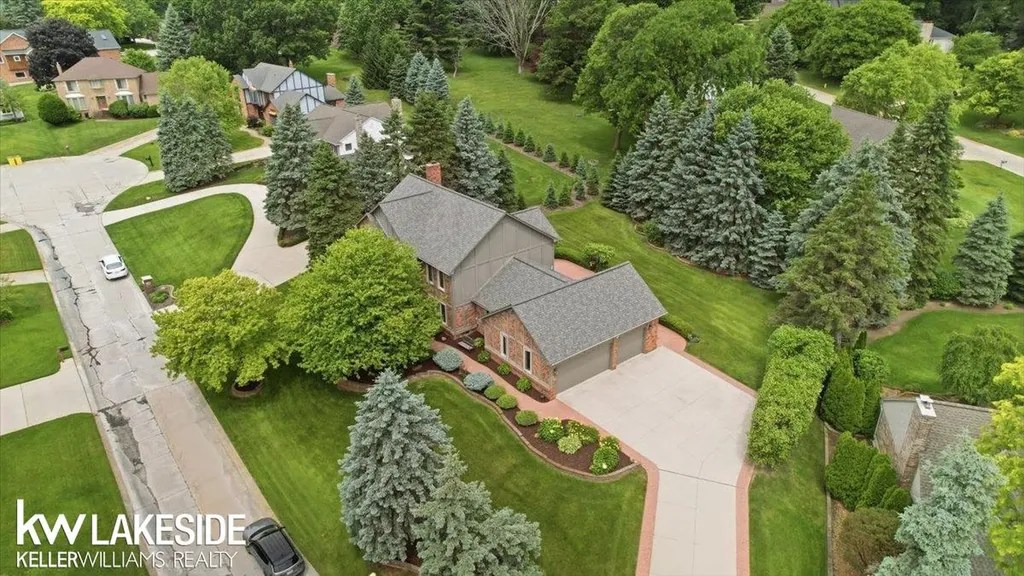 7277 Wellington Place Washington Township MI 48094