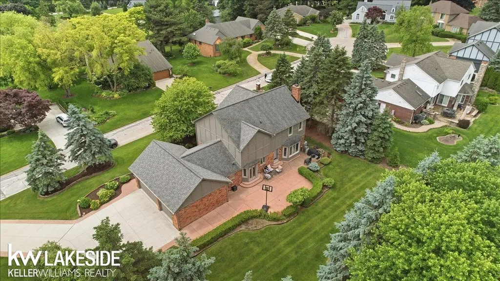 7277 Wellington Place Washington Township MI 48094