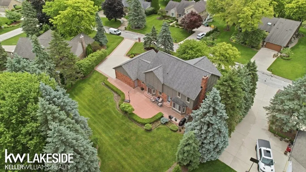 7277 Wellington Place Washington Township MI 48094