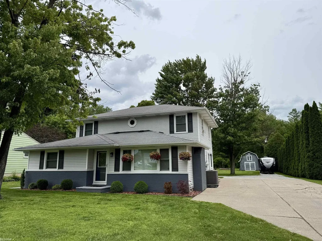 481 Michigan Avenue Marysville City MI 48040