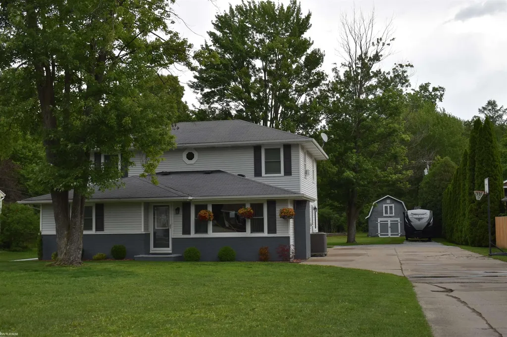 481 Michigan Avenue Marysville City MI 48040